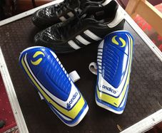 Size 7 Astro pitch football boots w/ shin guards