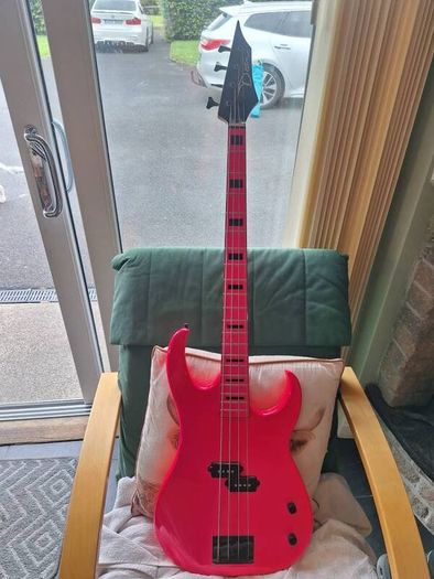 bass guitar