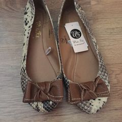 BNWT Snake print pumps