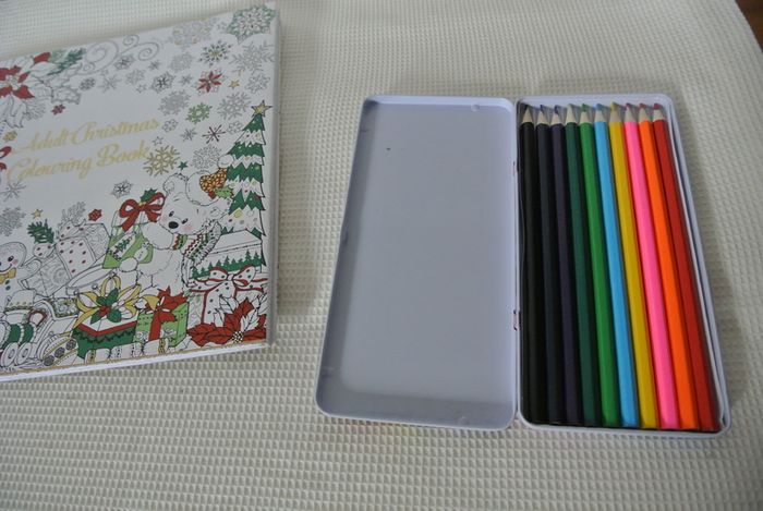 Adult Christmas Colouring Book & Colour Therapy Colouring Pencils