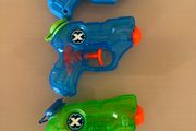 3 Water guns