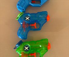 3 Water guns
