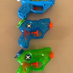 3 Water guns
