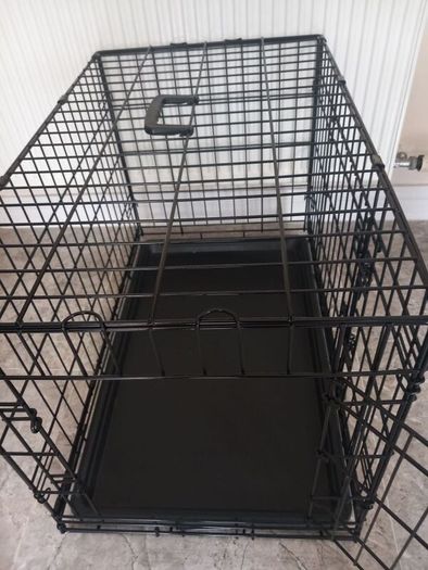 medium dog travel crate.