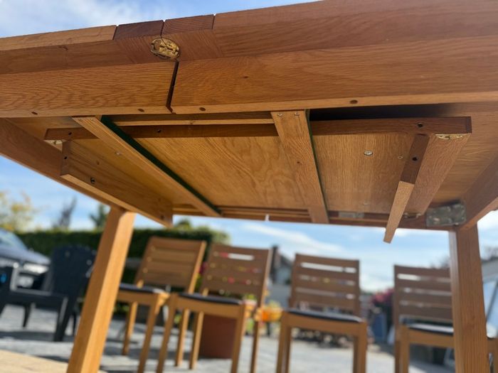 Extendable Kitchen Table and 6 Chairs