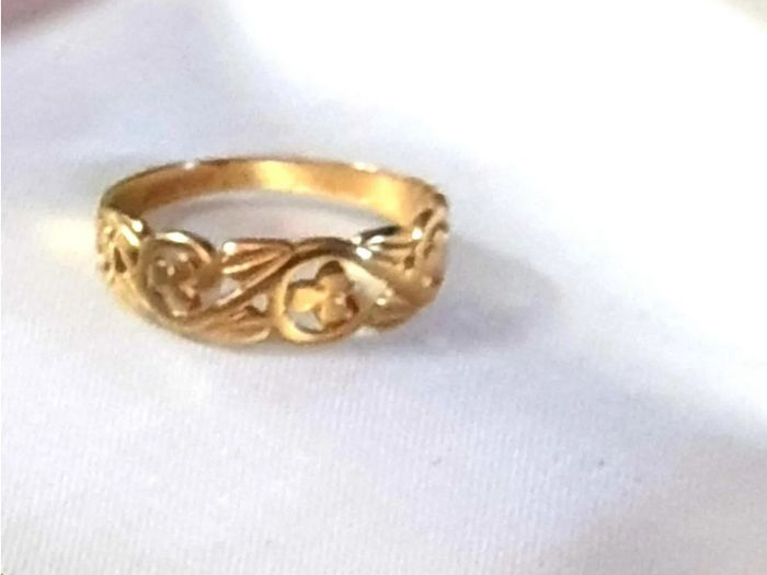 Vintage Hallmarked 9ct Gold 'Clover' Wedding Band