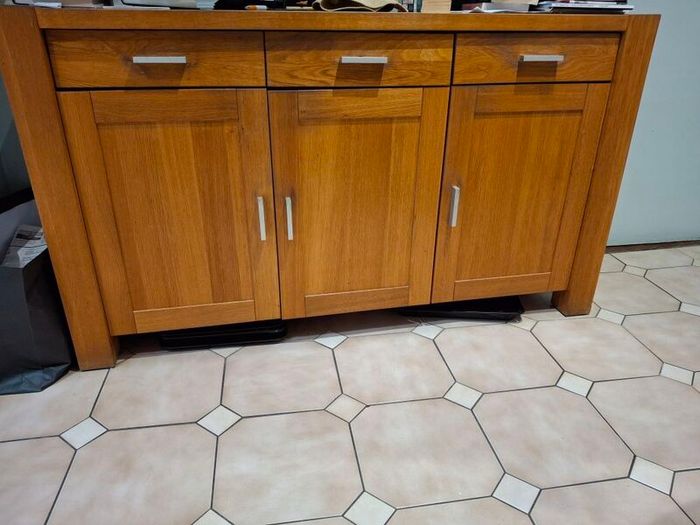 kitchen dining table & 6 chairs & sideboard