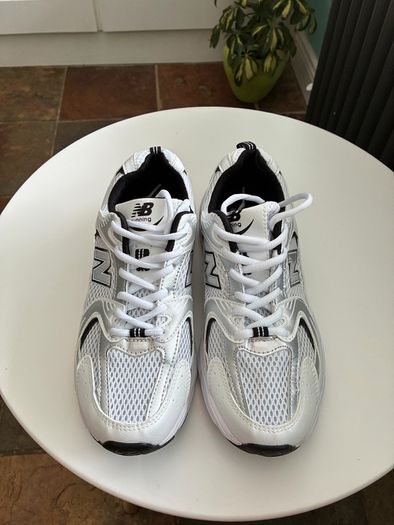New Balance brand new size 6