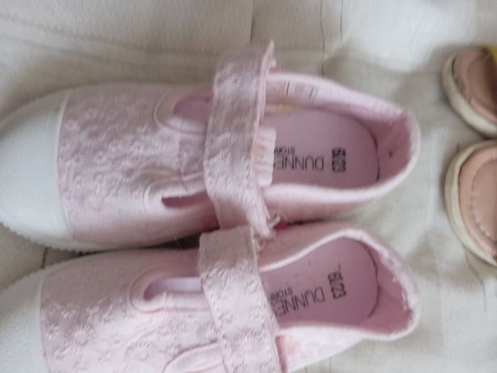 Girls shoes