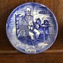 3 Vintage blue & White Wedgwood mini picture plates Image 4