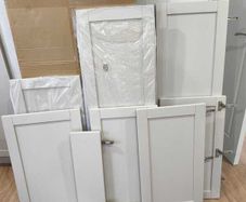 7 Brand new Kitchen doors and matching corner unit