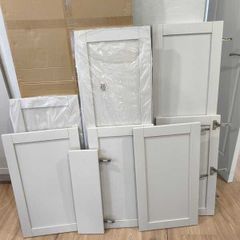 7 Brand new Kitchen doors and matching corner unit