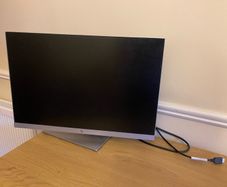 HP e243i 24" Monitor and Stand