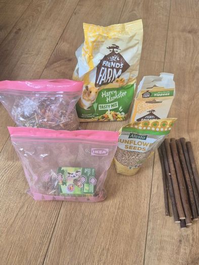 Free hamster food