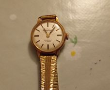 Ladies 14K gold watch