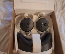 meta quest 3 with controllers and earmuffs, all working good condition