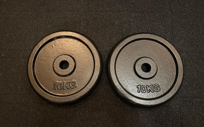2 x 10KG Cast Iron Weight Plates