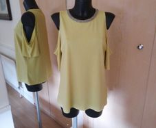 Women's Top Nwot Size 12