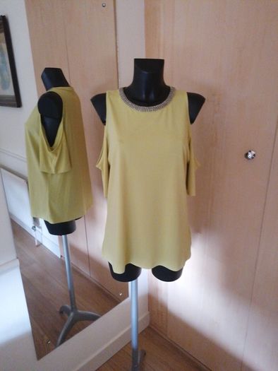 Women's Top Nwot Size 12