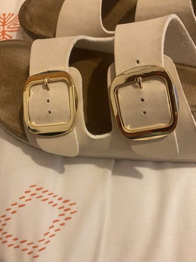 Ladies sandals