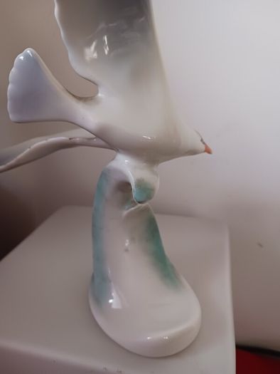 Hollohaza porcelain bird / 1979- 1985 Date Mark,