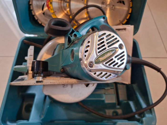 Makita 5007MGA Magnesium 185mm Circular Saw 110v