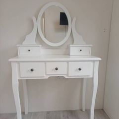 dressing table