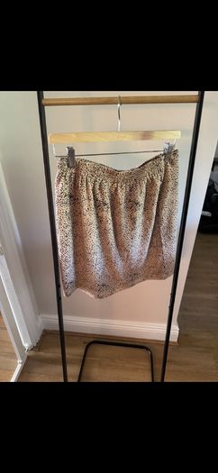 Ladies skirt