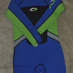 OSPREY full length 3mm junior wetsuit size Medium Tall, 140-150cm
