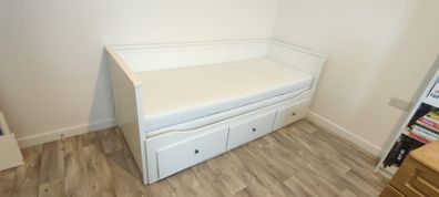 Hemnes Daybed w/ Mattresses