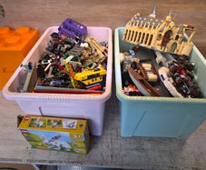 Lego 30Kg Job Lot inc 100+ minifigs