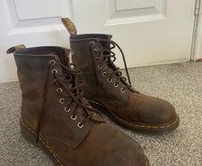 Doc Martin Boots UK9