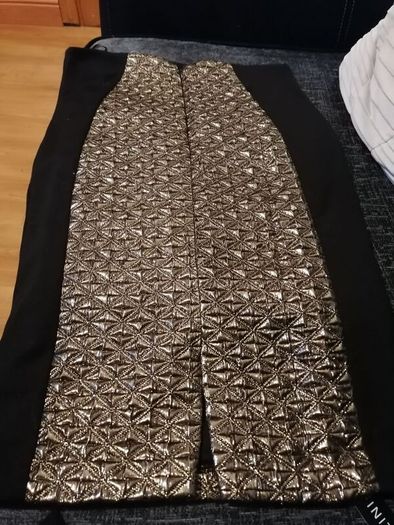 Pencil skirt lovely black and gold size 12 soft comfortable material