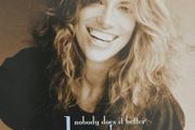 Carly Simon - Nobody Does It Better.