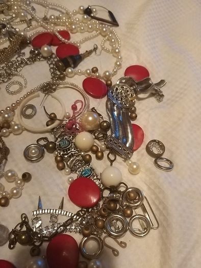 Broken Jewellery