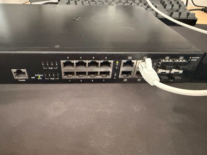 DrayTek VigorSwitch P2121 12-Port PoE+ Managed Gigabit Switch