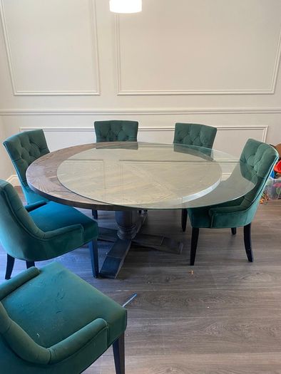Round Extendable Table