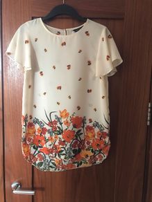 Ladies top size 6