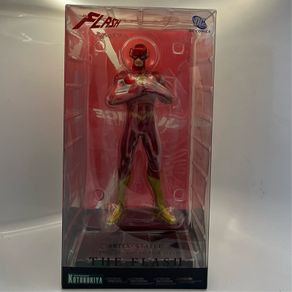 The Flash statue from the Justice League New 52