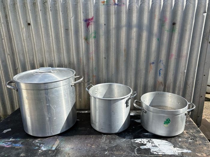 3 Aluminium catering kitchen large pots x3