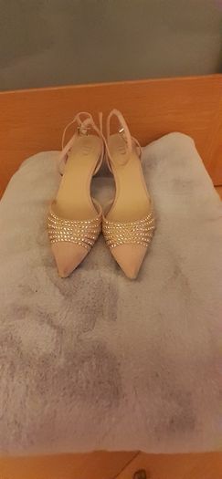 Sandals/Shoes