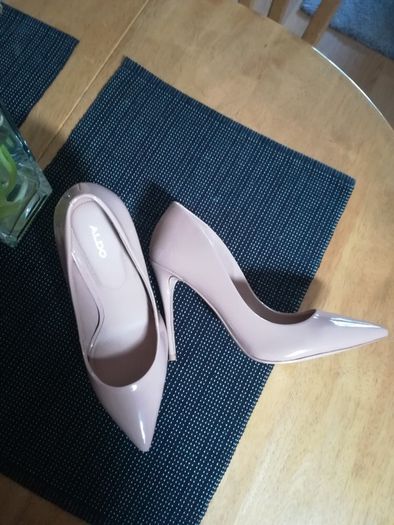 Aldo elegant stilettos in beige color