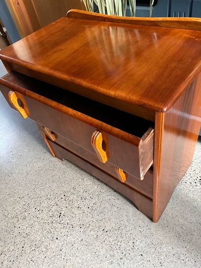 1930's Art Deco Walnut Chest of Drawers