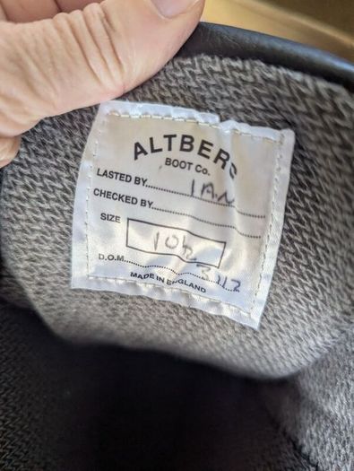 leather motorcycle boots hardly ever worn