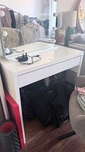 Desk/Make-Up Table