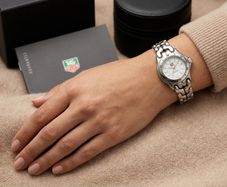 TAG Heuer Professional Ladies Watch (Full Set)