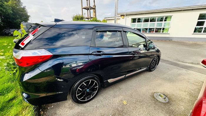 Honda Shuttle Hybrid Z 2016
