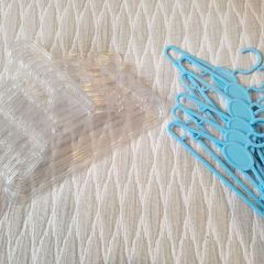 20 plastic kids hangers