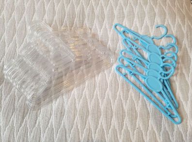 20 plastic kids hangers