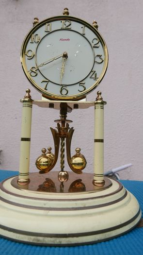 Vintage Kundo  Clock Made In Germany   Battery Operated (works well)